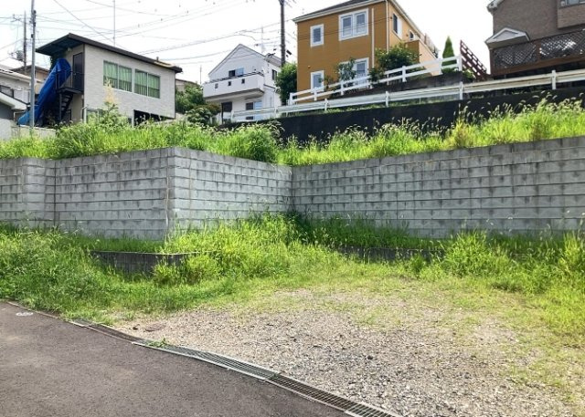 土地探しをしていると都市計画区域という言葉を目にすると思います。法律によって、都道府県知事や国土交通大臣が指定するエリアのことを指しており、都市計画区域は市街化区域と市街化調整区域に分けられています。
