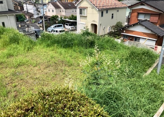 家を建てる前提で土地を探している場合、地盤の丈夫さは譲れない条件の一つです。地盤が脆弱だと追加工事が必要となります。また、過去に地盤沈下や液状化現象を起こした土地は、できるだけ避けた方がいいでしょう。