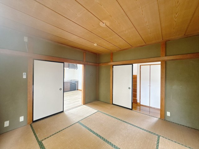 ■2階和室｜おじいちゃんやおばあちゃんが遊びに来たときにゆったりとくつろげるスペースがあると喜んでくれますよね♪
