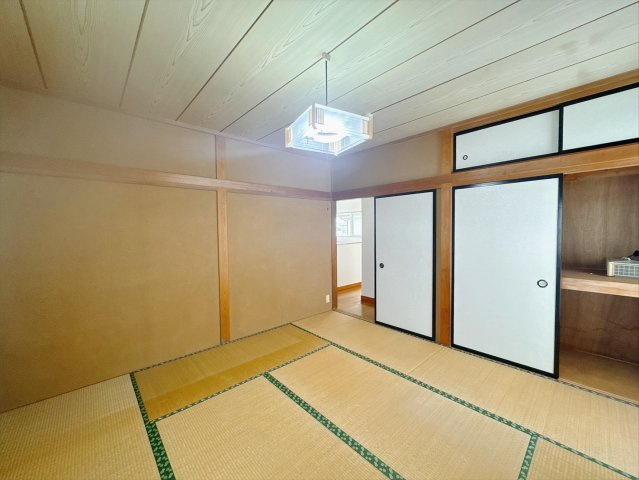 ■1階和室｜和室を書斎にしたり、冬にはコタツを敷いて家族みんなで年越しをするのもいいですね。家族みんなのお気に入りの空間になります♪