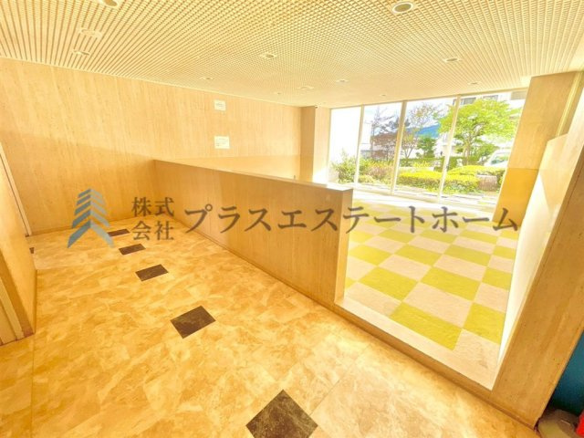 エントランス横にキッズスペースも完備♪