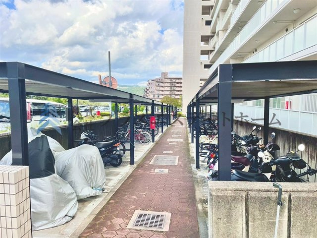 自転車・バイク置場もあります♪