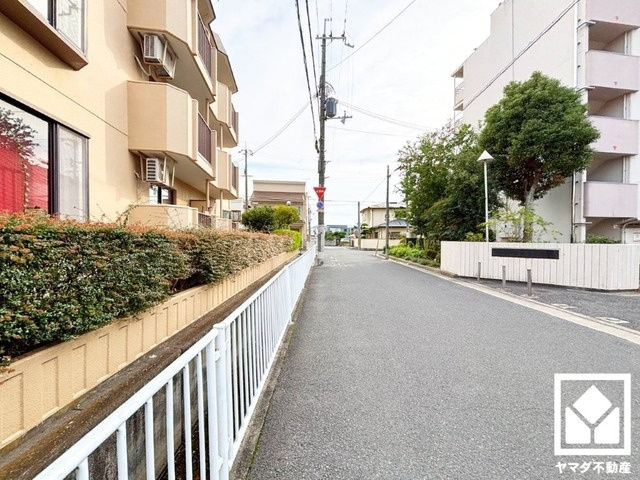 広々17.5帖のLDKが魅力。家族全員がリラックスできる、ゆったりとした快適リビングで温かい団らんの時間を。