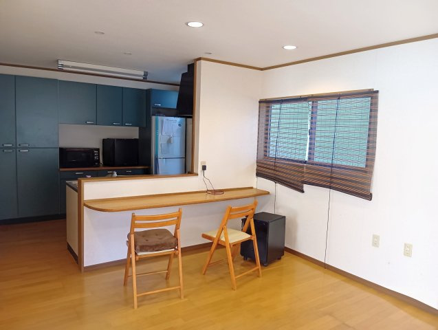 キッチンカウンターがあるのでテーブル代わりにもなりリビングを広く見せることが出来ます！
