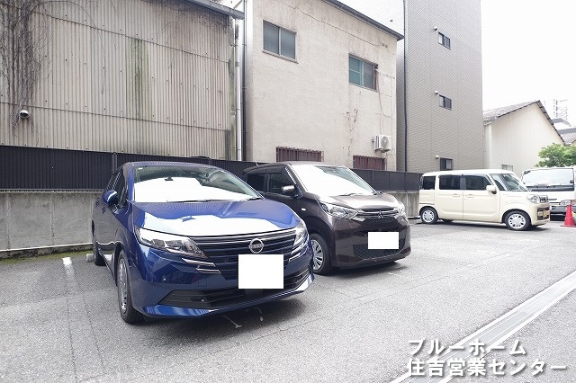 敷地内にある駐車場です！