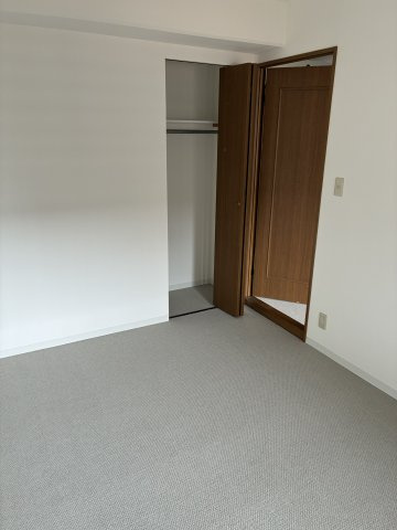 6.0帖の洋室。クローゼット付き
