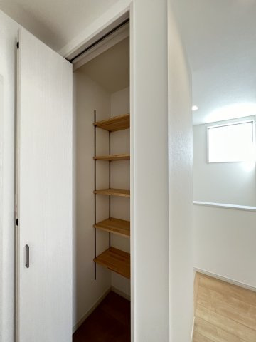2階の収納です