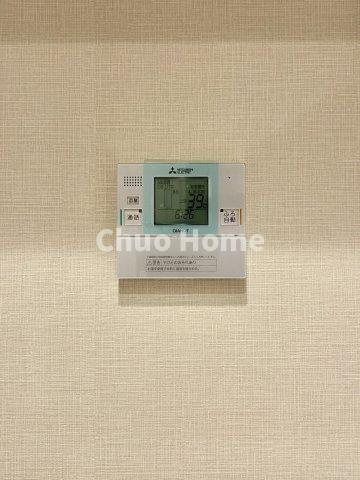 【給湯リモコン】外での一日を忘れさせてくれるオートバス機能でお好みの湯量・温度に調整された浴槽。
