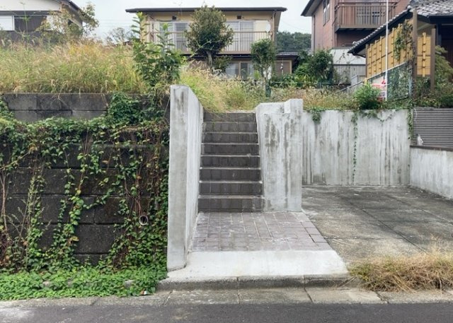 物件の詳細については、現地を見てわかること以外に、役所や法務局などで調べないとわからないことがあります。そのため、現地に行く場合は、もしこの物件を買ったらどのような生活ができるかをイメージしましょう。