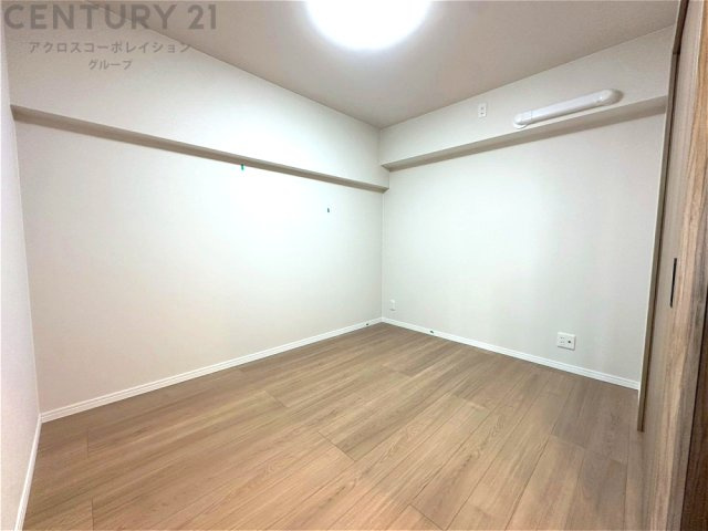 子供部屋…創造性や成長を促す遊びの空間を提供。学習や趣味に集中できる環境を整えます。個別のプライベートスペースは自己表現と自立心を育み、心地よい睡眠環境を整えリラックスできる場所を提供。