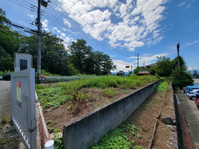 敷地内に擁壁あり
