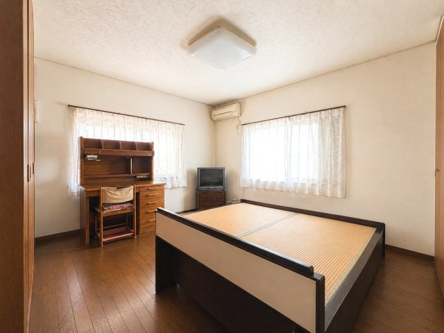 広々とした明るい洋室7帖　※一部AI加工により家具を削除しています