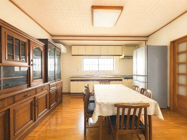 毎日の食事時間を快適にDK8帖　※一部AI加工により家具を削除しています