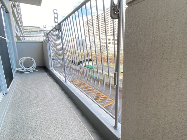 日差しを遮るものがないので、洗濯物が多くてもたっぷり気持ちよくお洗濯していただけます。