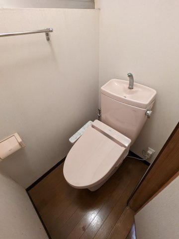 シンプルで使いやすいトイレです