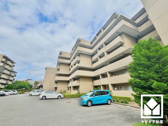 室内洗濯機置場がございますので、天候に左右されず洗濯していただけます。