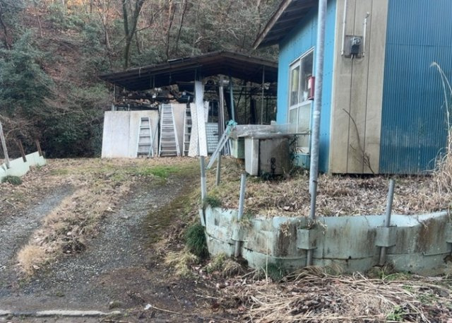土地の形が極端に長細かったり、狭小地、あるいは道路との高低差がある傾斜地だった場合、後々売ろうとしても買い手がつかない場合もあります。後々、売却することになった時に価値の下がらない土地を選びましょう。