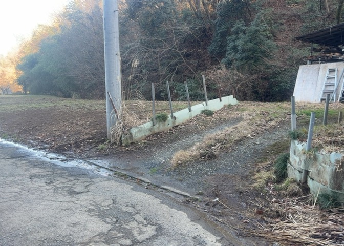 家を建てる前提で土地を探している場合、地盤の丈夫さは譲れない条件の一つです。地盤が脆弱だと追加工事が必要となります。また、過去に地盤沈下や液状化現象を起こした土地は、できるだけ避けた方がいいでしょう。