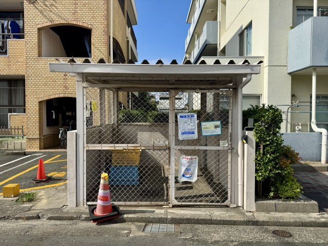 こちらは、ゴミ置き場になります。