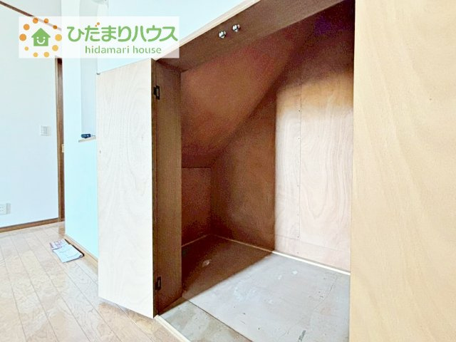 ちょこっとした収納があることで、消耗品のストックをするのにも便利です☆