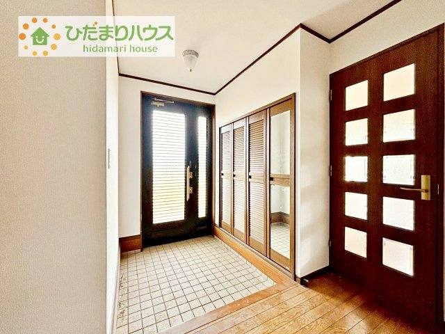 玄関が広いので親子で並んで仲良く靴が履けますね(^^)/