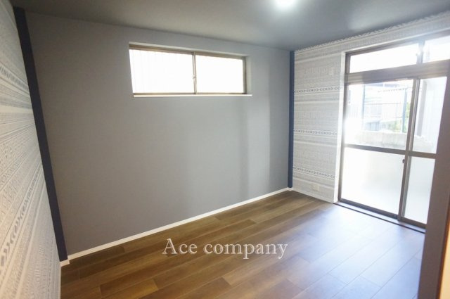 【1階の洋室】お庭に面したお部屋です☆