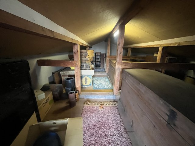 屋根裏収納