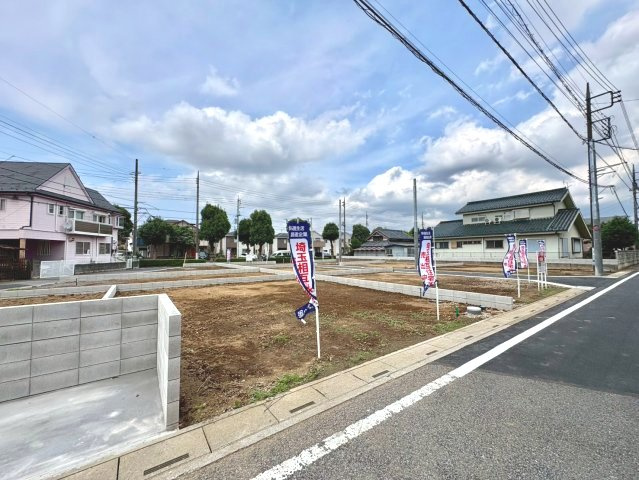 全10区画　　間取り・外観・設備まで自由にプランニング可能。暮らし方に合わせた住まいをご提案できます。花田小学校まで徒歩約4分(270ｍ)、毎日の通学がしやすい住環境です。