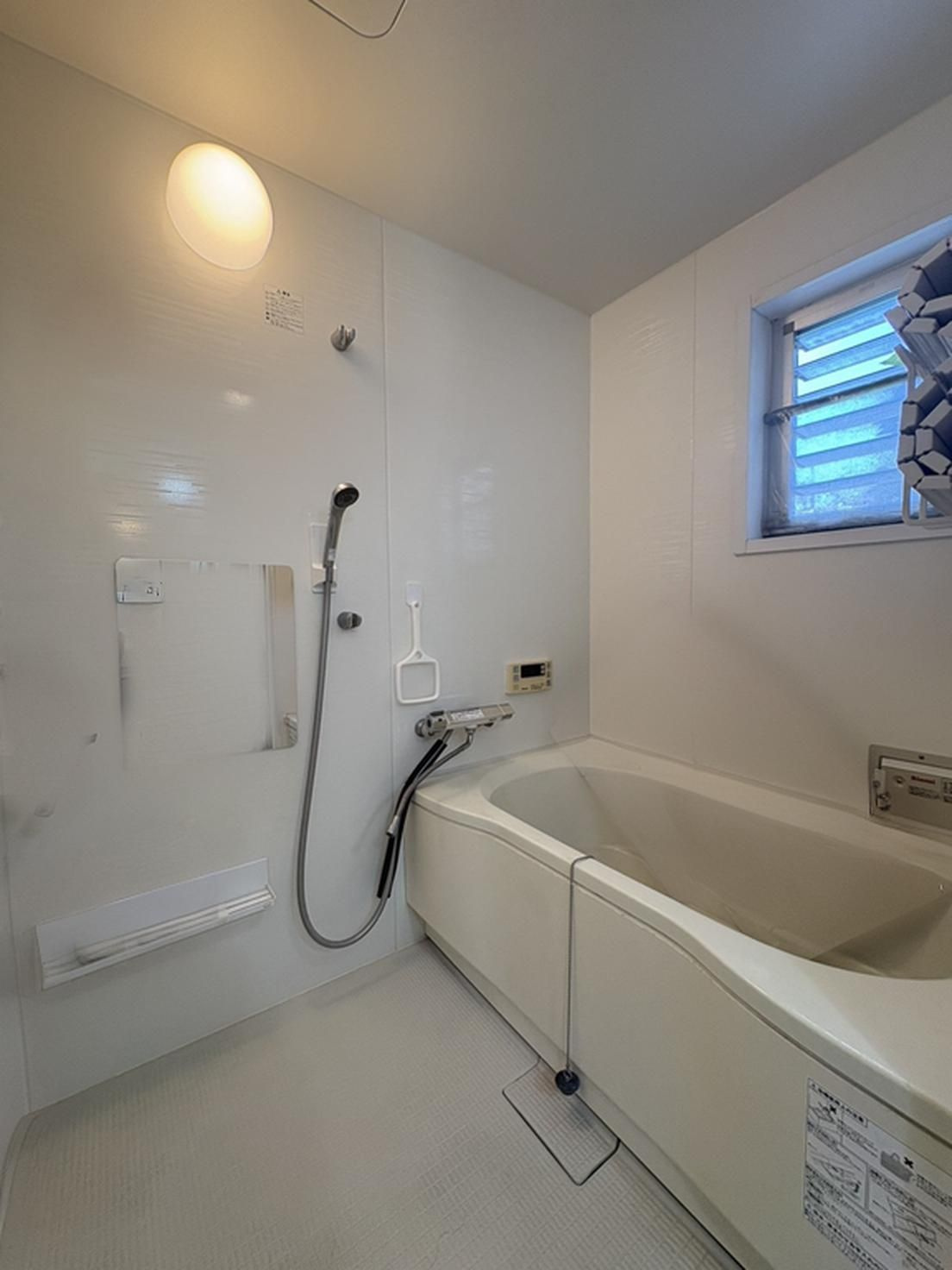 AI加工によって実際のお部屋に置いてある家具や小物を消した画像になり形状等が現況と異なる場合は現況を優先します。