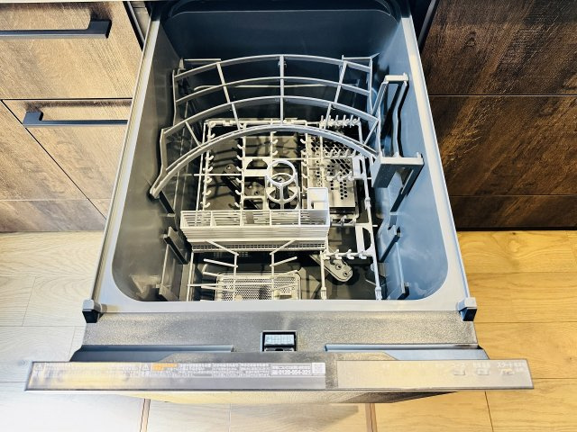 ～食洗機付き　食事後の食器洗いはお任せ、家族でゆっくりとくつろげます～