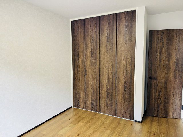 ～収納力の高いクローゼット完備～