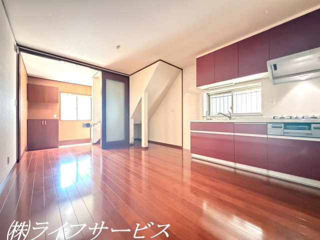 ＬＤＫ12.8帖／リビングルームには床暖房あり