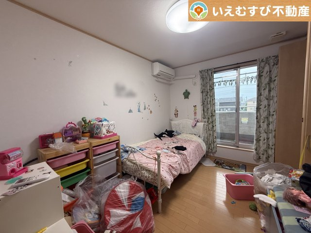 ナチュラルな色合いが落ち着くお部屋　シンプルな内装のお部屋なので自分でコーディネートしても楽しそうですね♪