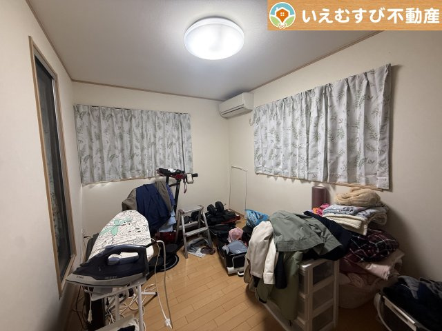 シンプルで明るいお部屋　2面採光で日当り良好！シンプルなお部屋なので自分で家具を選ぶのが楽しみですね！