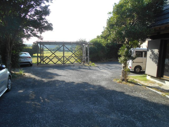 駐車スペースたっぷり