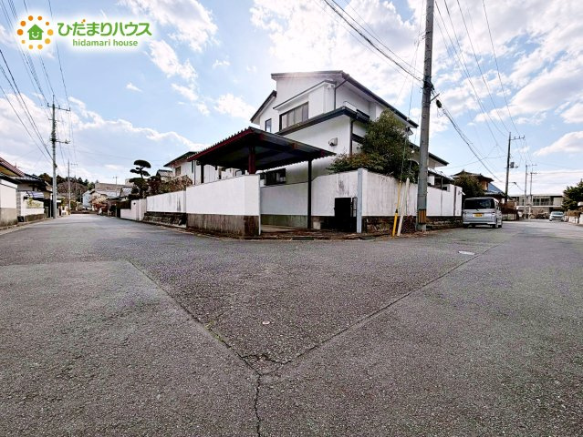 角地につき日当たり・風通し良好です☆