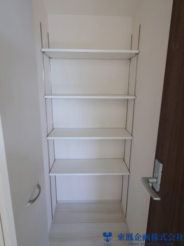 居住空間を広々活用できる収納