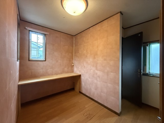 AIで家具を消してあります。