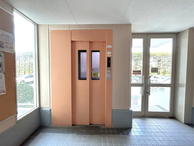 エレベーター完備で日々の移動も快適な共用部！　