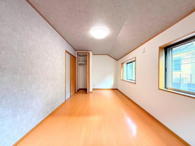 ◆子どものスタディ空間として、あるいは書斎やホビールームとして生活スタイルに合わせて使えるプライベートルーム。居心地のいい落ち着いたインテリアが似合います。　