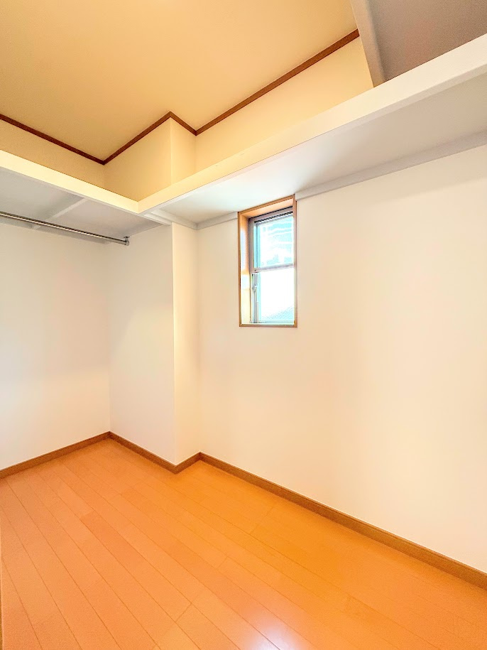 ◆大容量のウォークインクローゼットがあれば、室内にタンスなどを置かなくて済み、室内がスッキリします！　