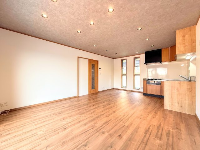 ◆リビングは一日中太陽の光が射し込みます。家族が集まる空間は、自然と笑顔が溢れます！　