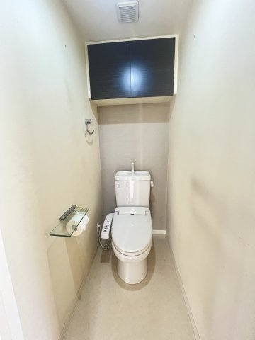 ウォシュレット付きのおトイレです
