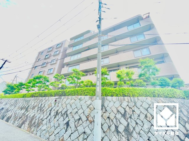 「上ケ原南小学校」まで徒歩4分。低学年のお子様の通学にも無理のない距離です。