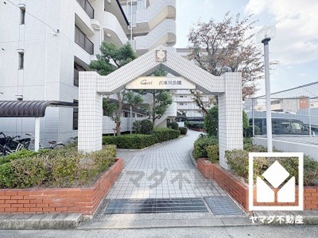 突然の来訪時でも安心なモニター付きインターホンを完備。お留守番中のお子様でも簡単に来訪者の確認ができます。