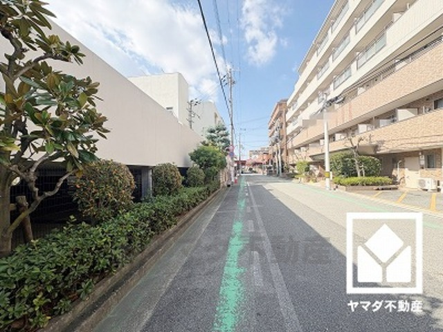 玄関にはシューズボックスを完備。家族の靴もしっかり収納できるので、玄関がいつも片付き、気持ちよくお客様を迎えられます。
