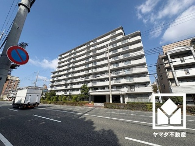 広々17.4帖のLDが魅力。家族全員がリラックスできる、ゆったりとした快適リビングで温かい団らんの時間を。