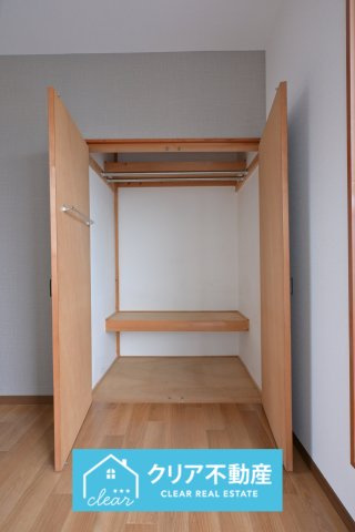 広々としたクローゼットでお部屋はいつでもスッキリクリアに！