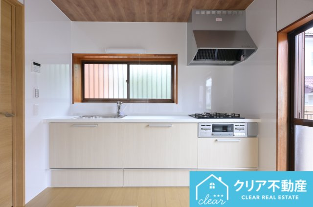 リフォーム済みでピカピカになったキッチンで気持ちよく料理できます♪