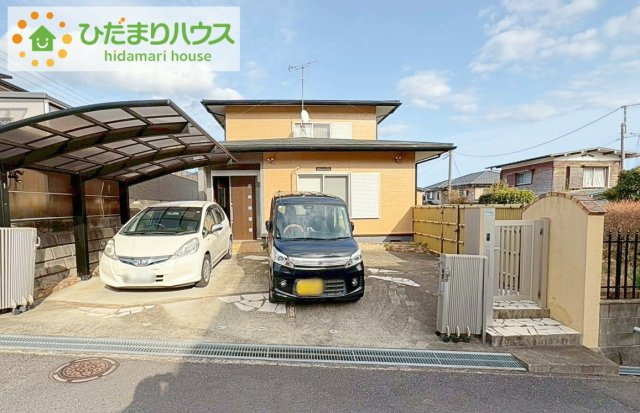 ご家族でお車に乗る方に！駐車場2台分あります！